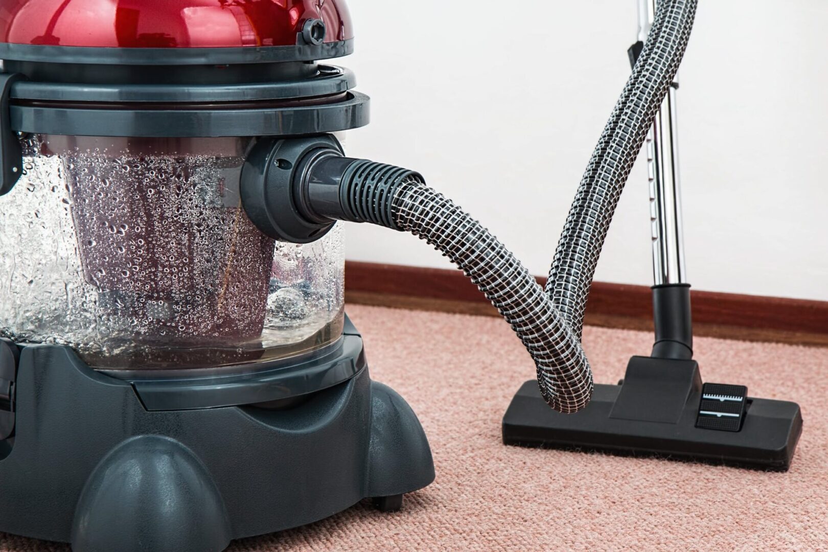 vacuum-cleaner-carpet-cleaner-housework-housekeeping-38325